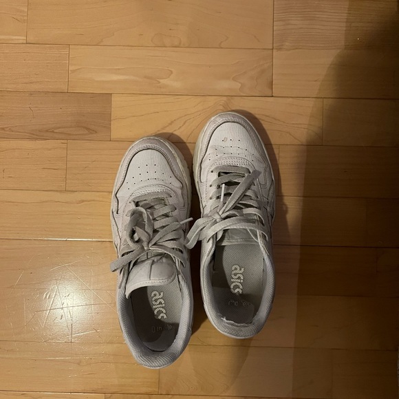 ASICS sneakers white size 7 - Picture 1 of 2